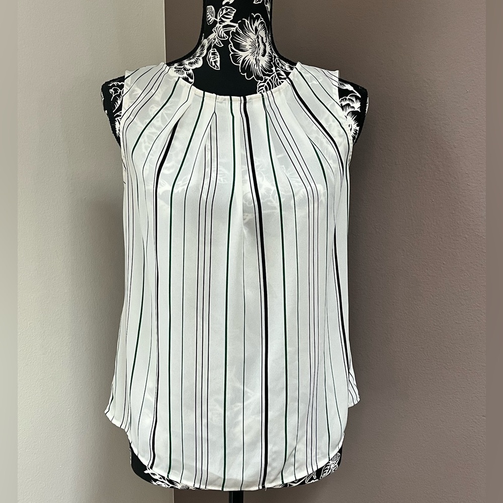 Sleeveless XS Blouse